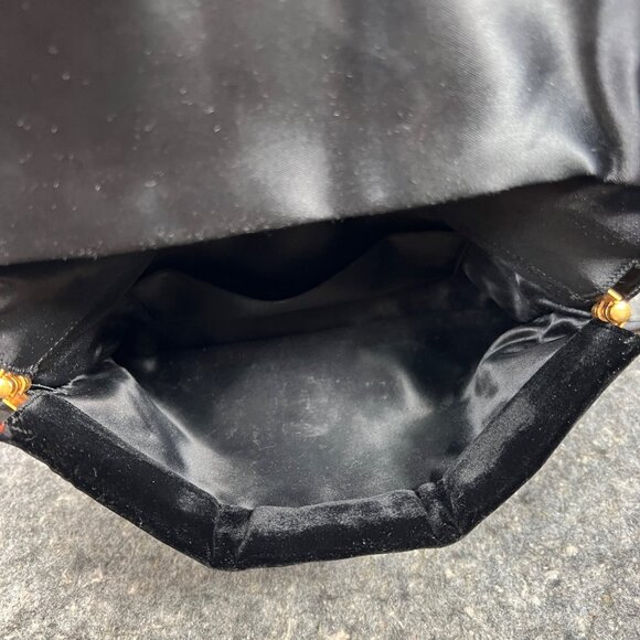 Bienen Davis VTG Black Velvet & Gold Tone Metal Trim Clutch W/ Mirror & Pouch - Picture 13 of 16